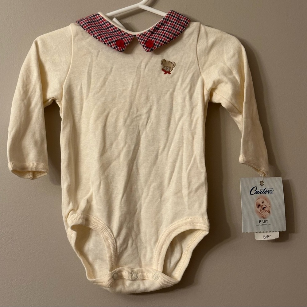 Vintage Carter’s size 6-9 months bodysuit with tags, embroidered bear
